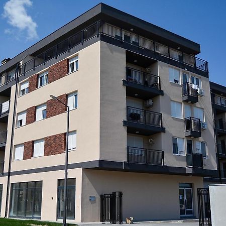 Crown Apartment Subotica Ngoại thất bức ảnh